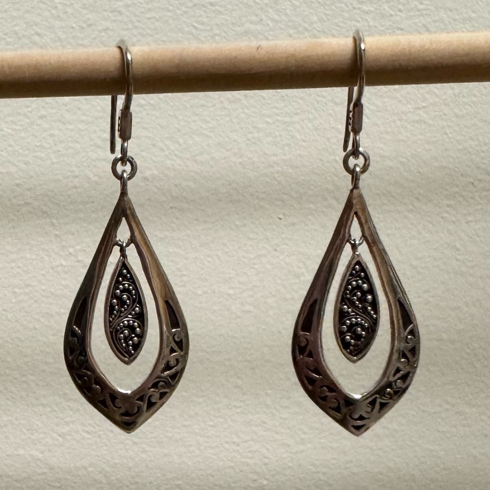 Lois Hill Teardrop Earrings, 925 silver, oxidized, filigree, granulated - Picture 7 of 9